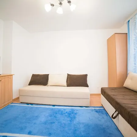 Apartment Home *