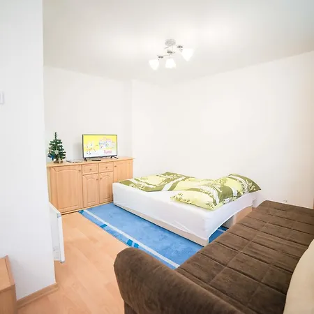 Apartment Home Apartment *